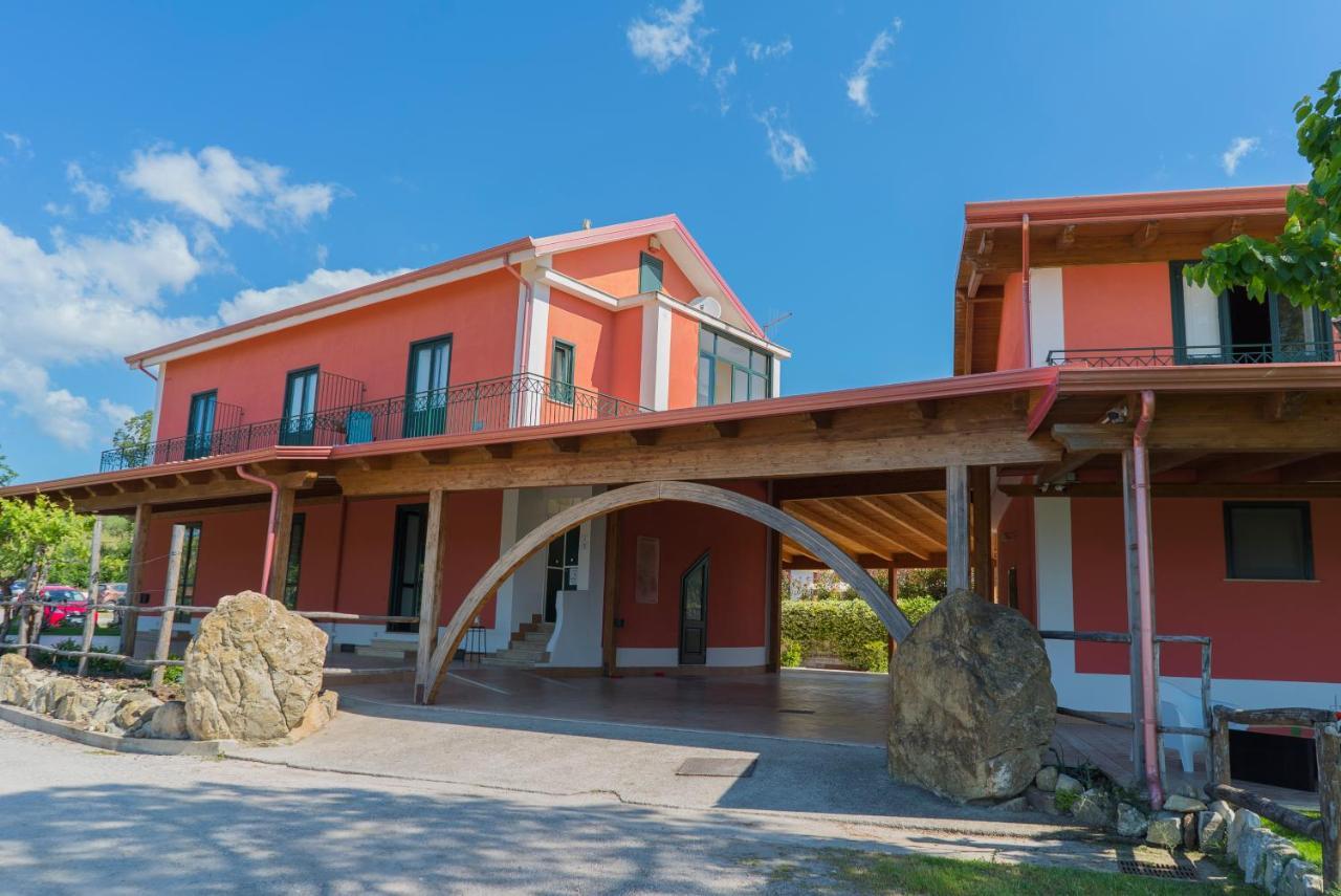 Terra Di Vento Bed & Breakfast Montecorvino Pugliano Exterior photo