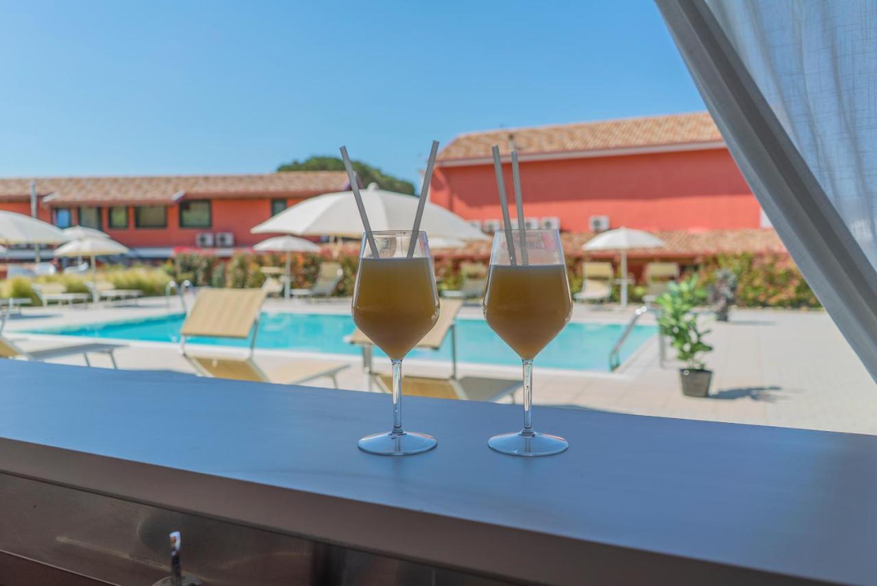 Terra Di Vento Bed & Breakfast Montecorvino Pugliano Exterior photo