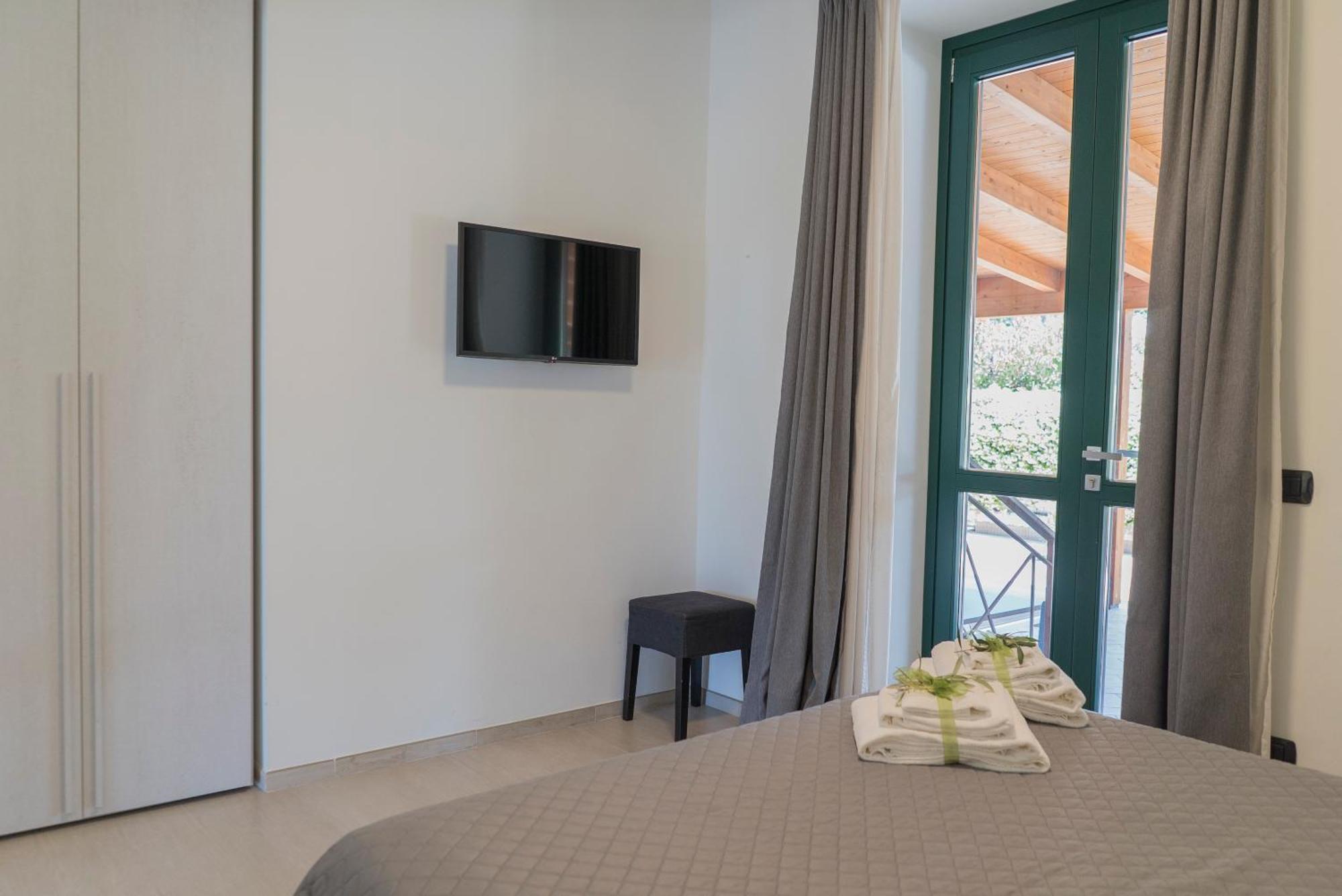 Terra Di Vento Bed & Breakfast Montecorvino Pugliano Room photo
