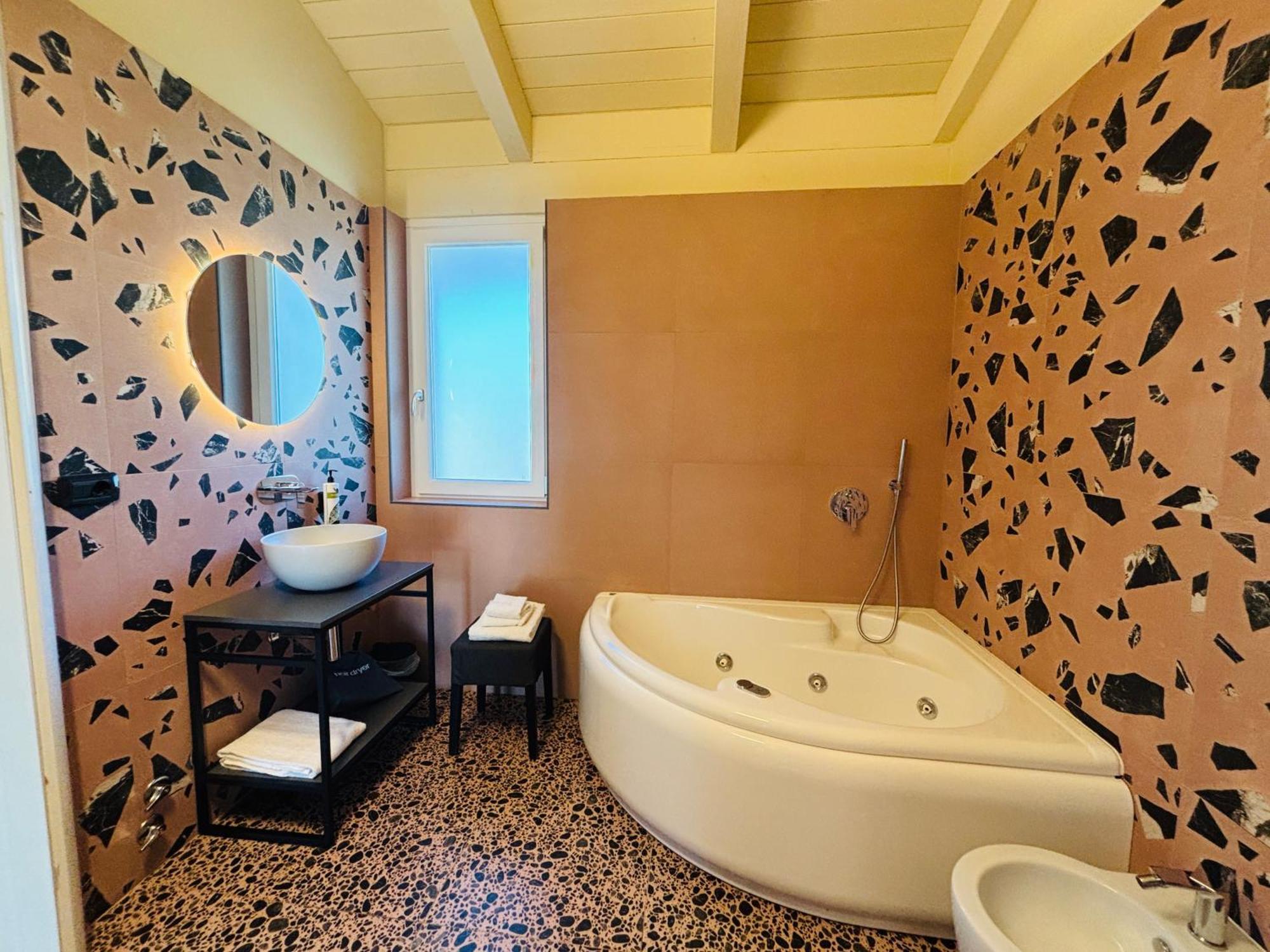 Terra Di Vento Bed & Breakfast Montecorvino Pugliano Exterior photo